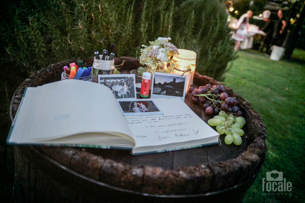 Polaroid-Guestbook-Photobooth-focalewedding-Consolini-Rome-Italy_05